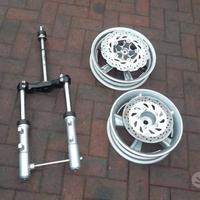 X Majesty s 125 '14: forcella cerchio dischi