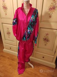 Tuta giacca e pantaloni taglia L fucsia e fantasia