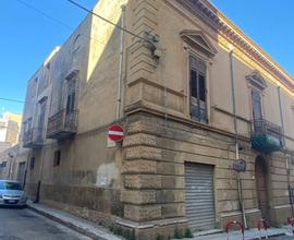 intera palazzina fine 800 a Castelvetrano