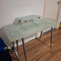 Scrivania in vetro e metallo