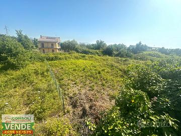 Lotto di terreno edificabile a Santa Maria La Stra