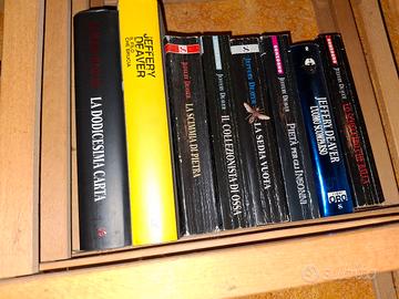 8 titoli Jeffrey Deaver
