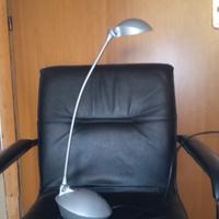 Lampada da tavolo IKEA modello A001 con lampadina