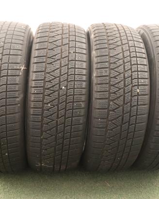 Gomme Kumho Wintercraft 225 60 18 inverno