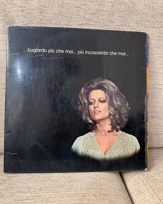 Mina bugiardo piu che mai…