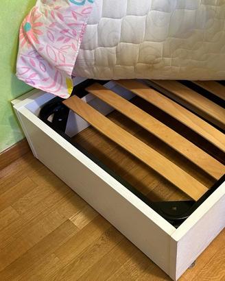 letto singolo realizzato da falegname