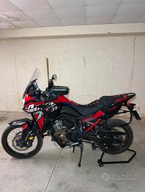 Africa Twin 1100 full Akrapovic
