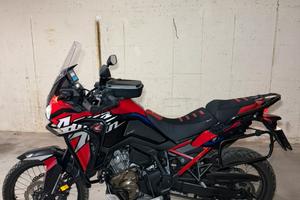 Africa Twin 1100 full Akrapovic