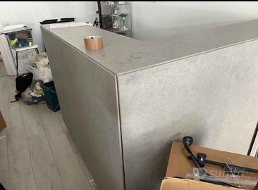 bancone o desk per negozio/ufficio
