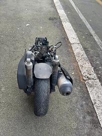 MOTORE COMPLETO BEVERLY 300 PROVENIENZA ROTTAMAZIO