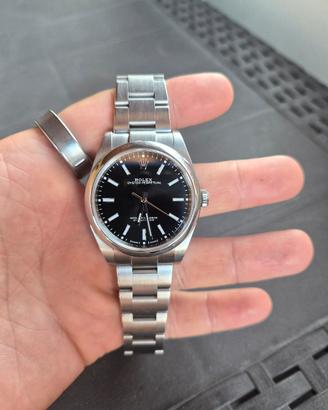 Rolex Oyster 114300 nero