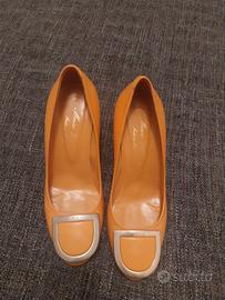 Scarpe numero 37 ocra messe 2 volte
