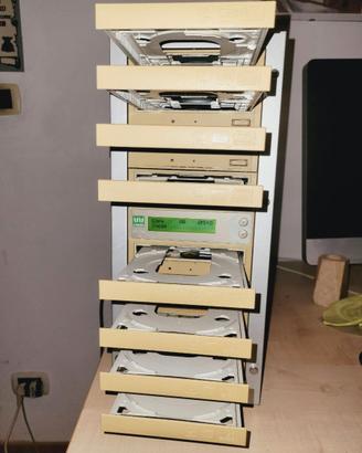 Torre Duplicatrice DVD Wytron 8 Slot con Hard Disk