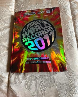 Libro lo show dei record 2011