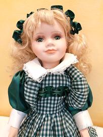 collezione bambola porcellana con occhi di vetr