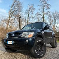 Mitsubishi Pajero III 2003 3p 2.5 tdi GL 115cv