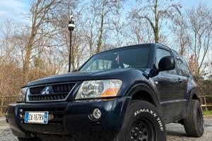 Mitsubishi Pajero III 2003 3p 2.5 tdi GL 115cv