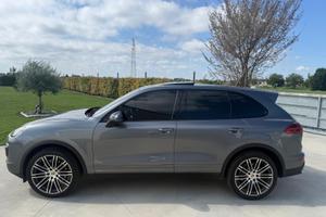 Porsche Cayenne Restilyng Tetto Fari Led