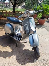 Piaggio Vespa P200E