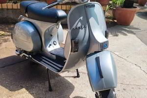 Piaggio Vespa P200E