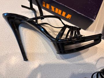 Le Silla sandali vernice neri misura 38