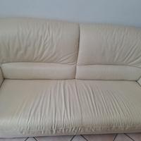 Divano in pelle colore beige