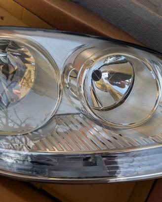 coppia fari anteriori golf 5 ORIGINALI