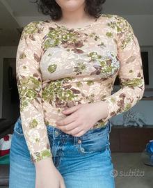 Maglia di pizzo con rose