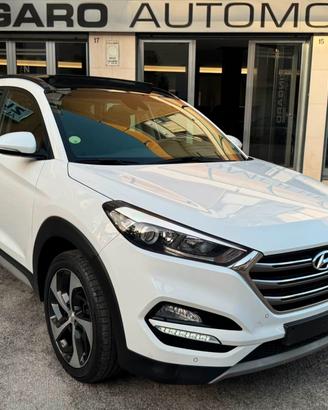HYUNDAI TUCSON 1.7 CRDI 2WD TETTO APRIB.+NAVI+RETR
