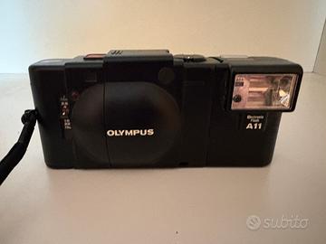 Olympus XA analogica + flash A11 vintage