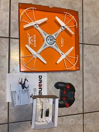 Drone giocattolo come nuovo