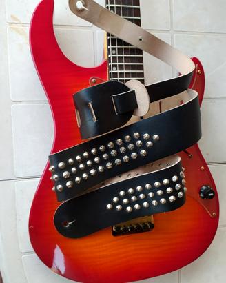 Tracolla Metal vera pelle con rivetti 