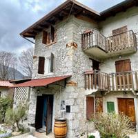 TIPICA CASA FRIULANA IN PIETRA: ristrutturata e...