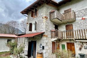 TIPICA CASA FRIULANA IN PIETRA: ristrutturata e...