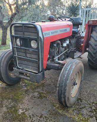 trattore agricolo 