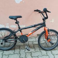 Bicicletta Montana Wax 20" BMX freestyle.