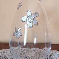 vaso con decorazioni in argento