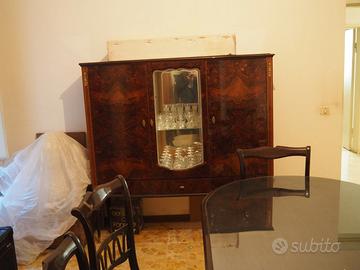 mobile vetrina in radica