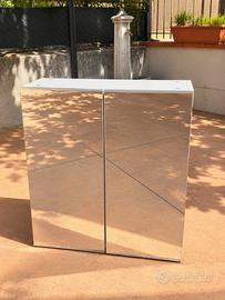 Mobiletto da bagno con specchio