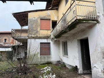 5 LOCALI A CISERANO