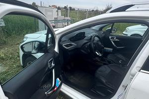 Peugeut 2008 1.6 hdi