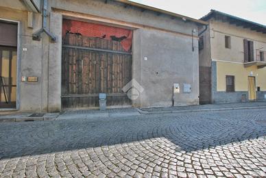 MAGAZZINO A TRONZANO VERCELLESE