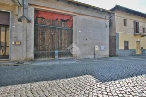 MAGAZZINO A TRONZANO VERCELLESE