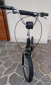 Monopattino gommato con freni v brake