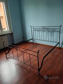 Letto matrimoniale in ferro battuto 