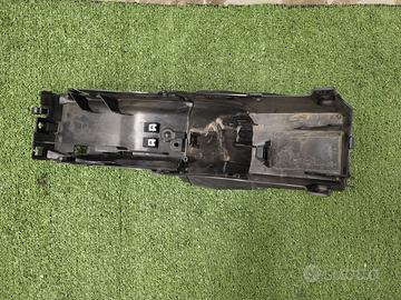 R7 SCATOLA BATTERIA 2022