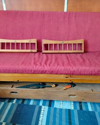DIVANO IN LEGNO
