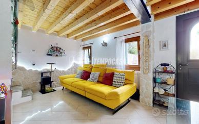 Porzione di bifamiliare con giardino a Canal di Va