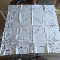 Centrotavola quadrato in cotone con ricami natale