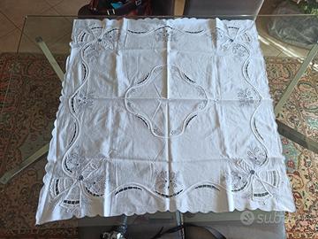 Centrotavola quadrato in cotone con ricami natale